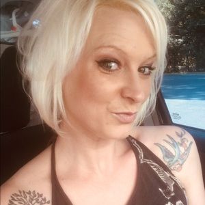 Meet your Posher, Brit